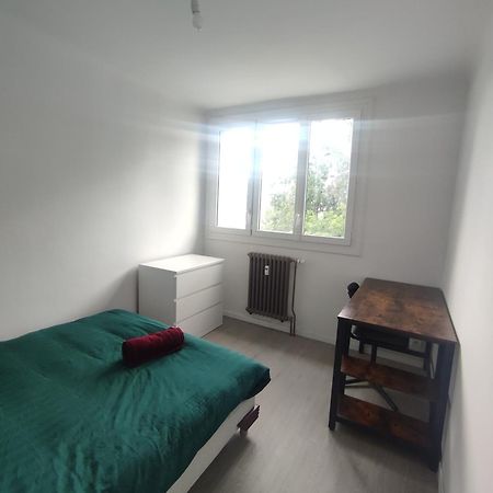 Chambre Dans Appartement Les Grands Noels Saint-Sébastien-sur-Loire Buitenkant foto